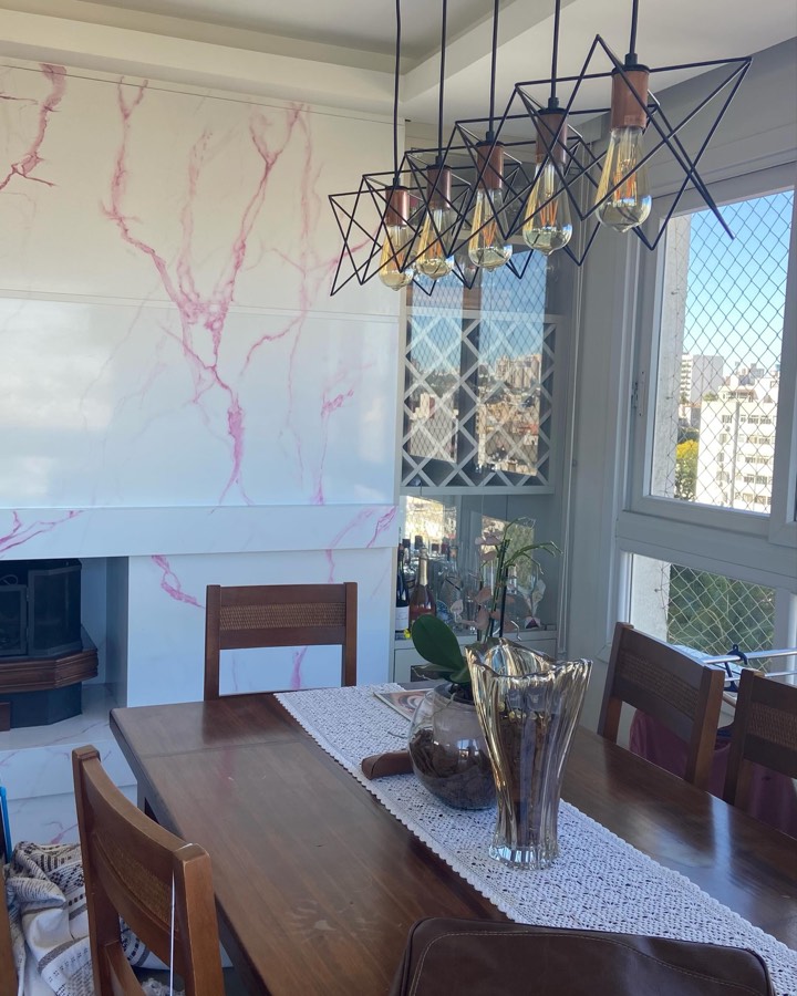 Sala de jantar de cliente atendido pela Soffã em Porto Alegre